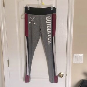 Warner Bros Harry Potter Quidditch Gray and Maroon Leggings Performance Fit